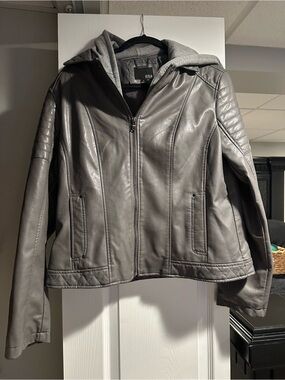 Women’s leather jacket